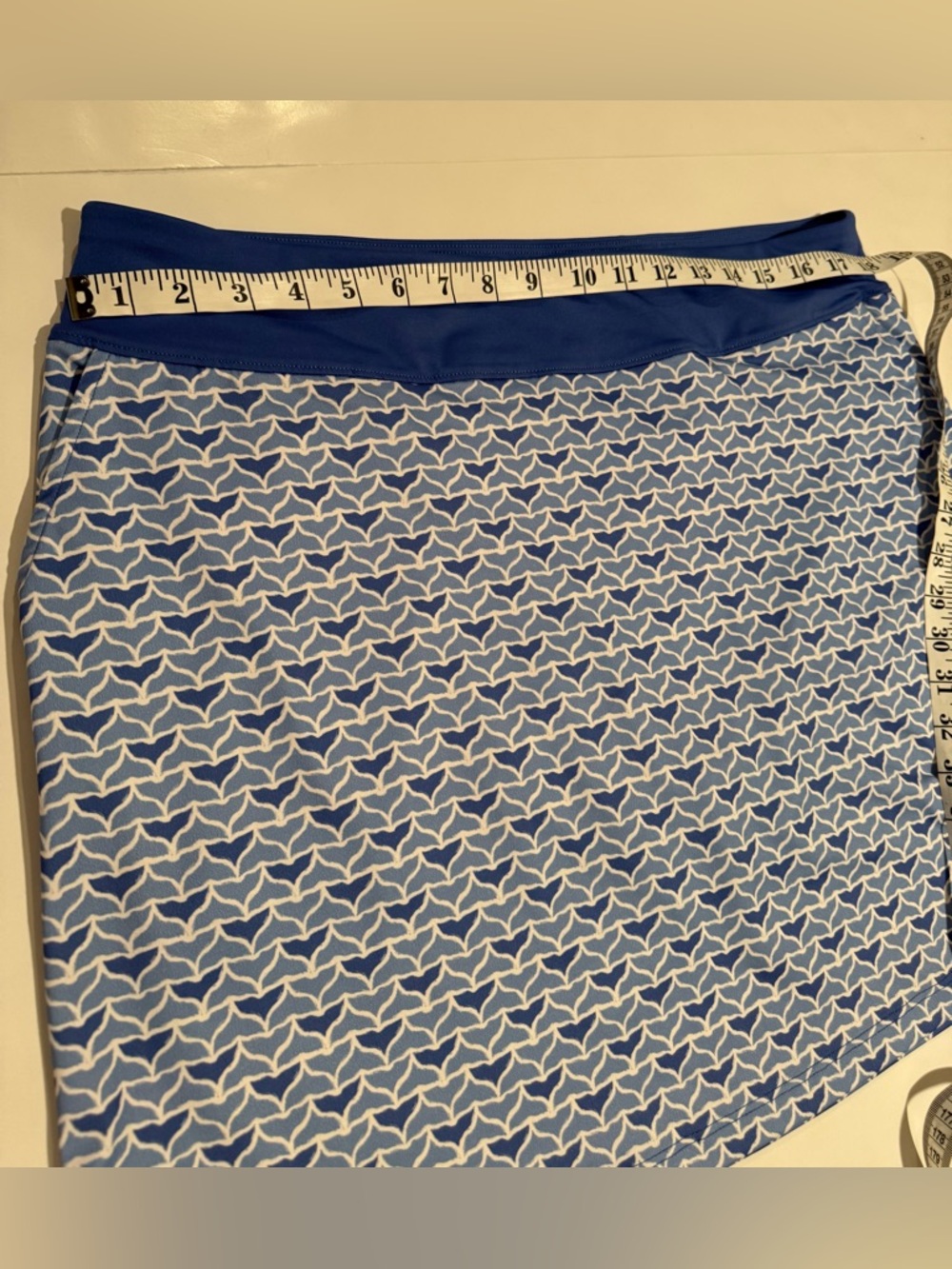 Vineyard vines performance woman’s athleticc skort with whale fin size Large - Picture 2 of 11